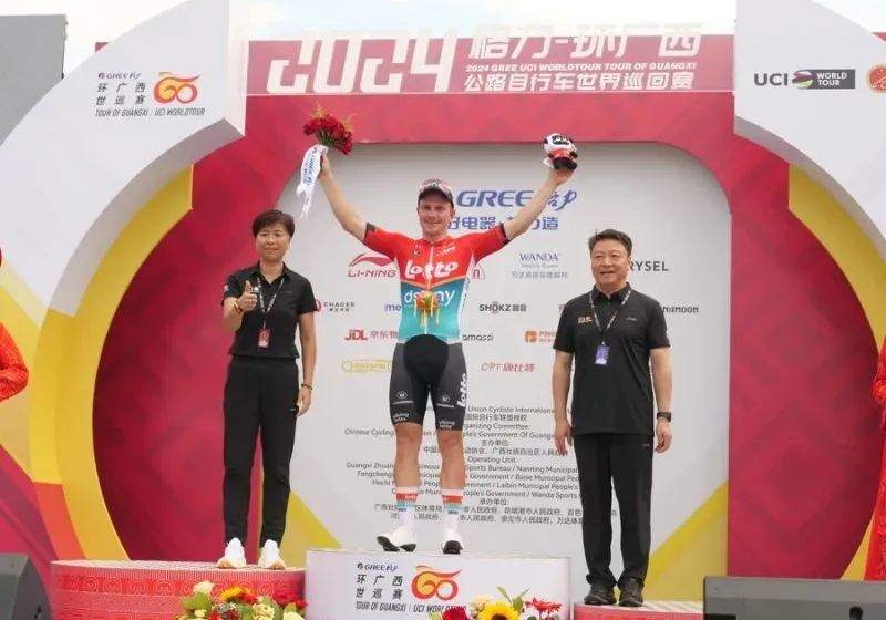 Đua xe đạp lòng chảo