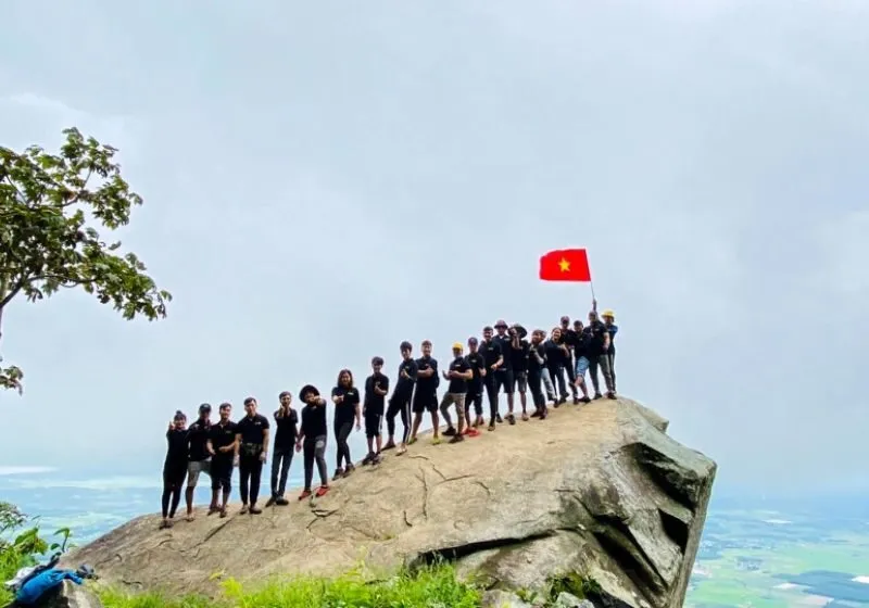 leo núi bà đen