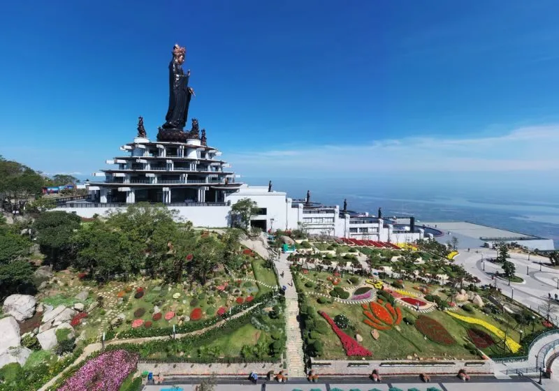 leo núi bà đen
