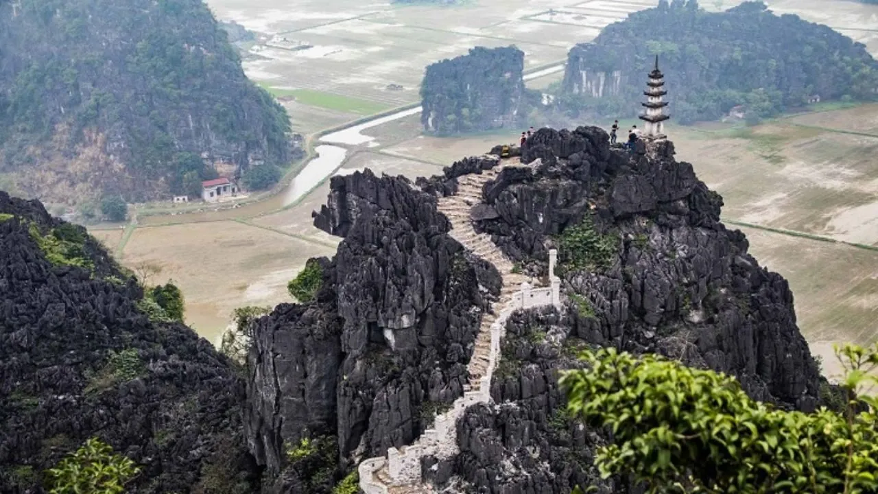 leo núi ở ninh bình