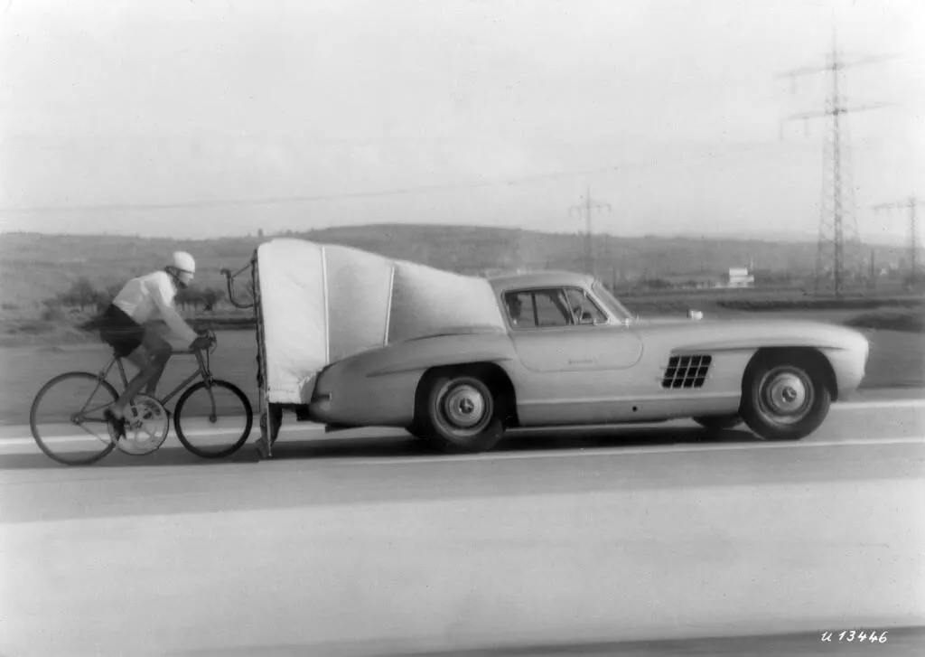 Người đàn ông đạp xe 200 km/h cách đây hơn 60 năm