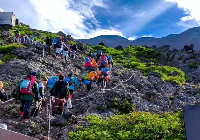 Nhật Bản siết leo núi Phú Sĩ